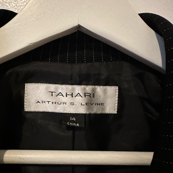 Tahari black pinstriped suit blazer Size 14 - Picture 5 of 6